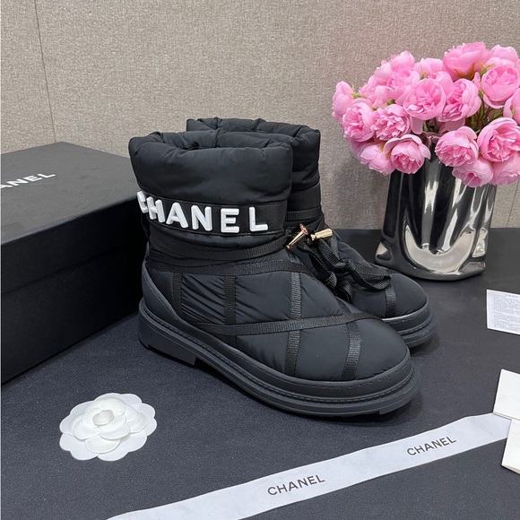 CHANEL Women's Black Quilted Winter Boots - Picture 2 of 10